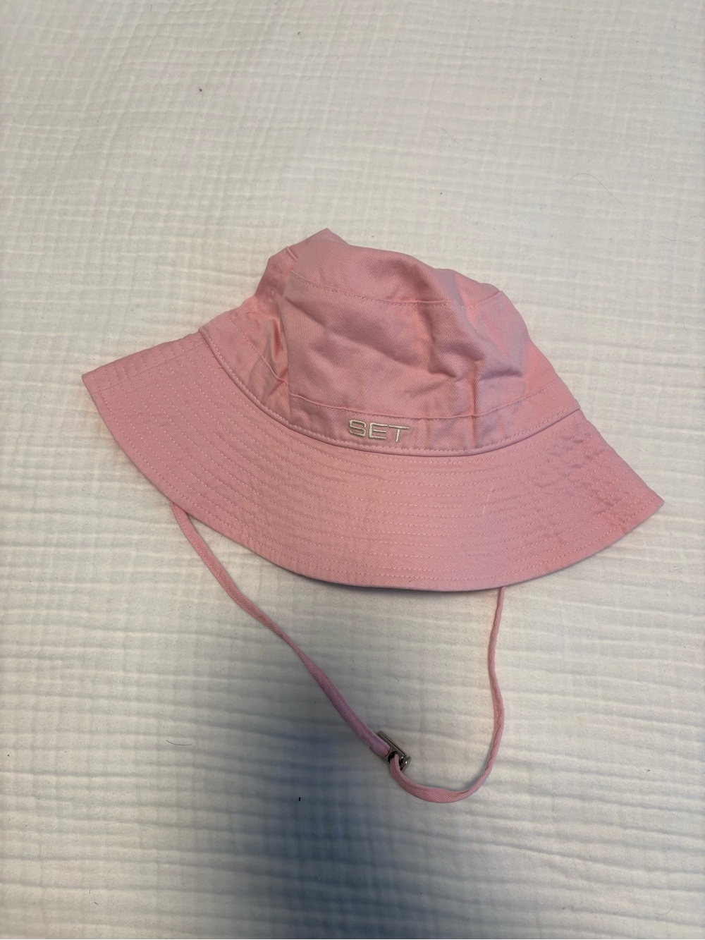 Set Active Bucket Hat with Chin Strap